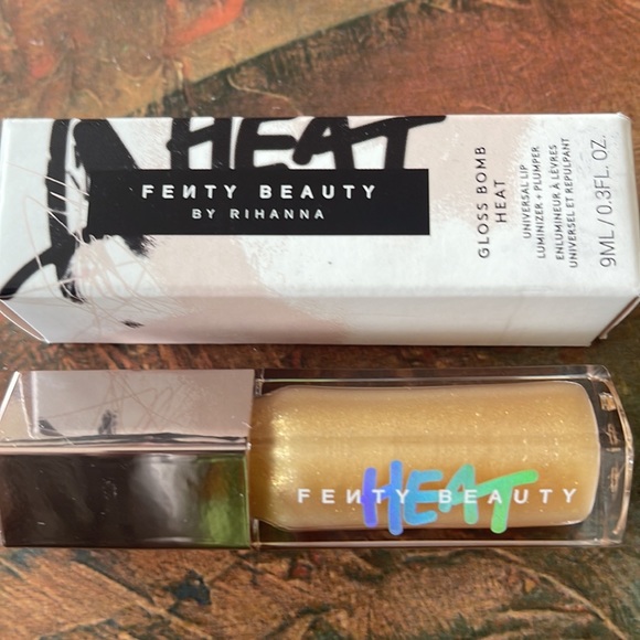Fenty Gloss Bomb Heat Universal Lip Luminizer + Plumper. #05 lemon lava.… - Picture 3 of 3